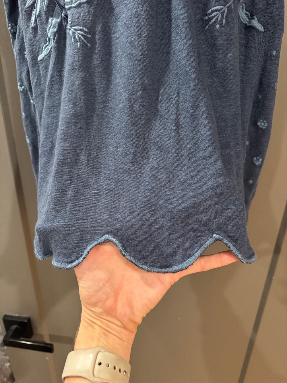 Embroidered Sleeveless Tank Top - Picture 6 of 10